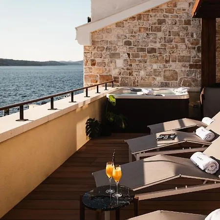 Отель Armerun Heritage & Residences 4*