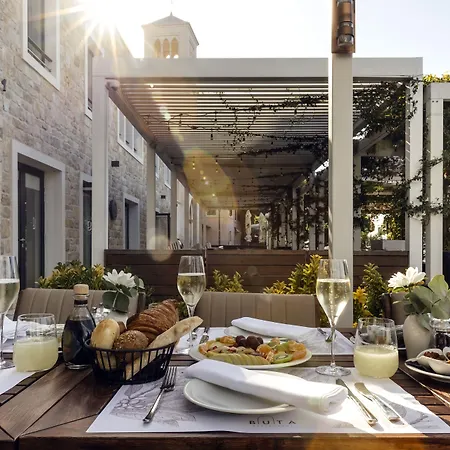 Armerun Heritage & Residences Ξενοδοχείο 4*