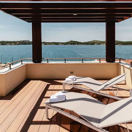 Отель Armerun Heritage & Residences Шибеник