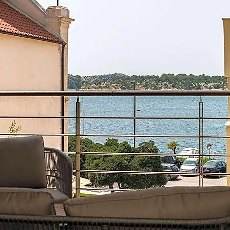 Armerun Heritage & Residences 4* Σίμπενικ