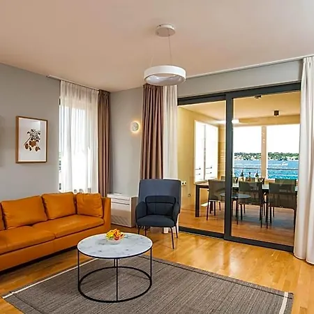 Armerun Heritage & Residences Σίμπενικ