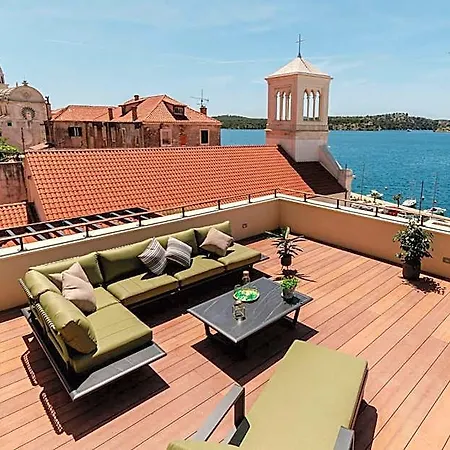 Armerun Heritage & Residences Σίμπενικ