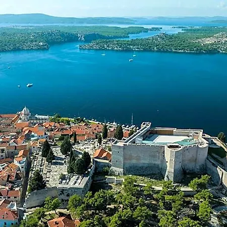 Armerun Heritage & Residences Σίμπενικ