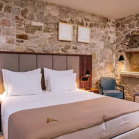 Armerun Heritage & Residences Σίμπενικ