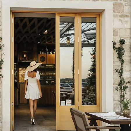 Ξενοδοχείο Armerun Heritage & Residences 4*