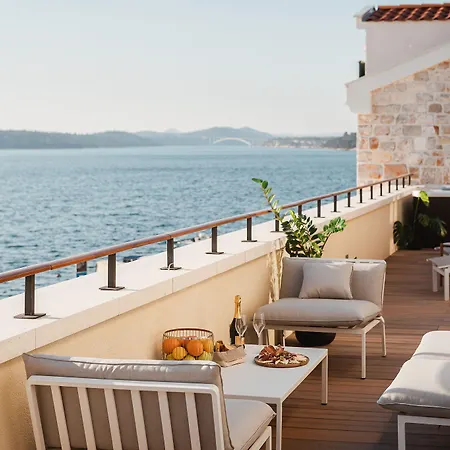 Armerun Heritage & Residences 4* Σίμπενικ