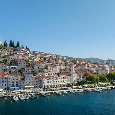 Armerun Heritage & Residences 4* Σίμπενικ