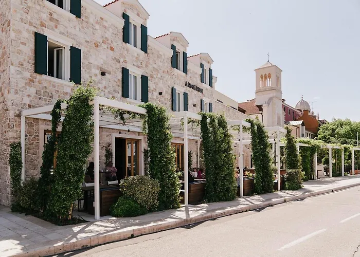 Armerun Heritage & Residences Hotel 4*